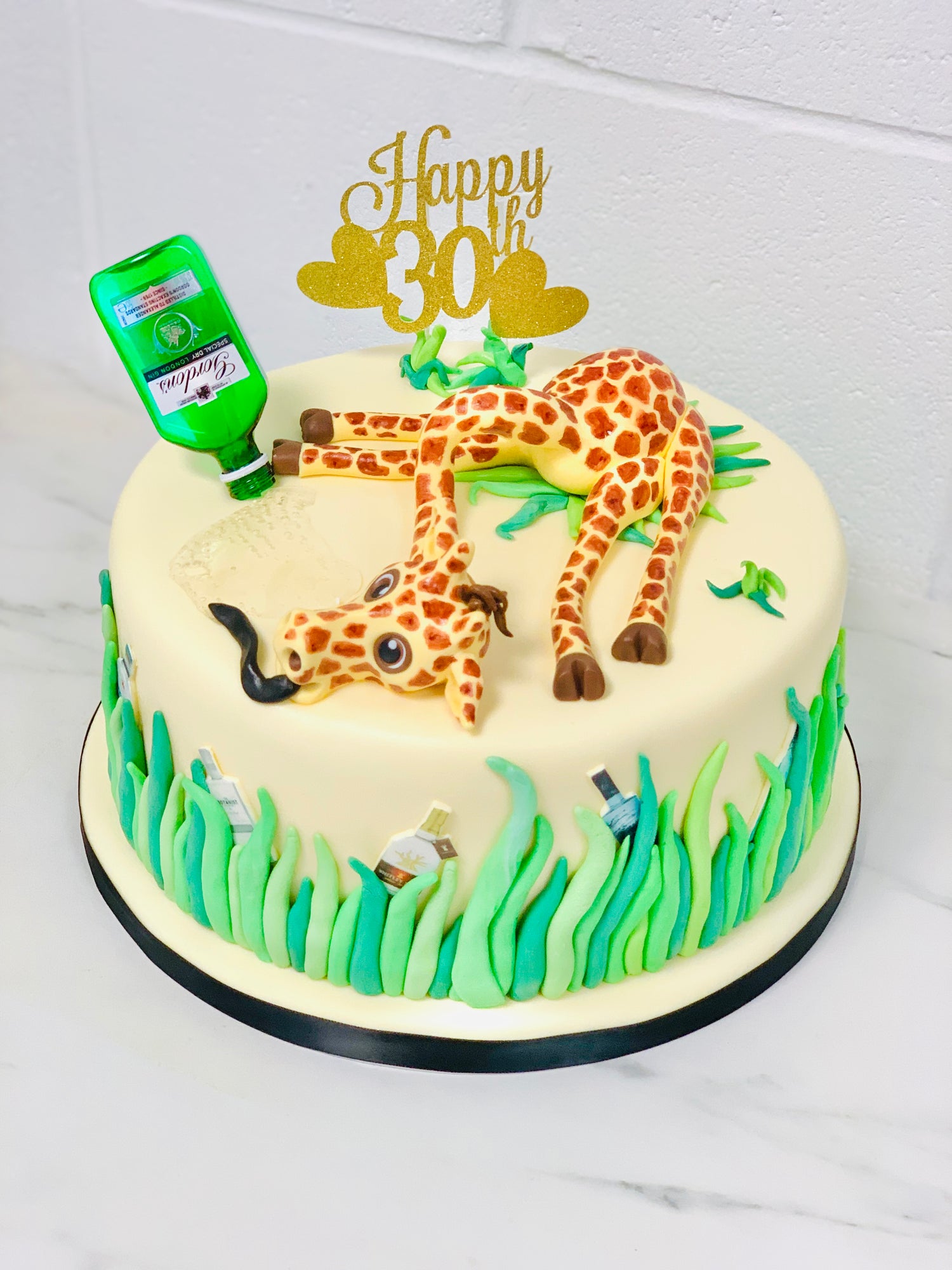 Sugar paste giraffe, drinking Gin for 30th birthday cake